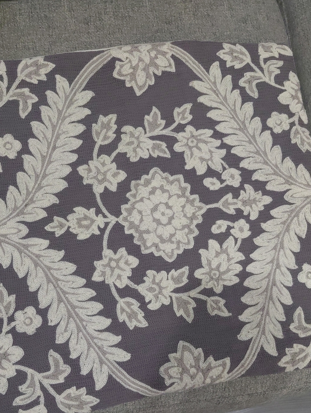 Wool Set Of Two Hande Embroidery - Picture 3 of 12